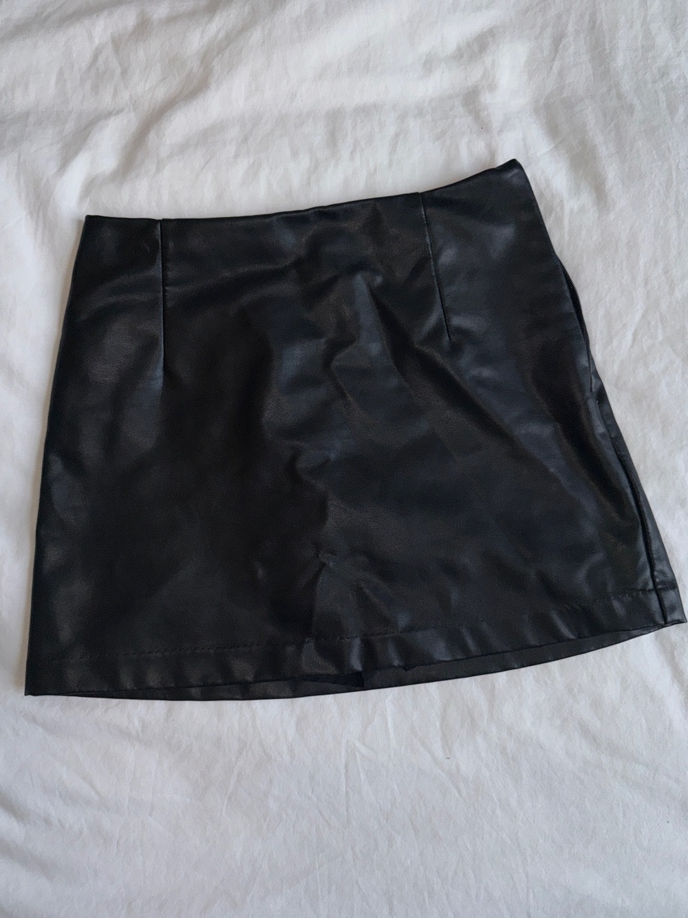 Abercrombie & Fitch Vegan Leather Mini Skirt | Black | Size XS